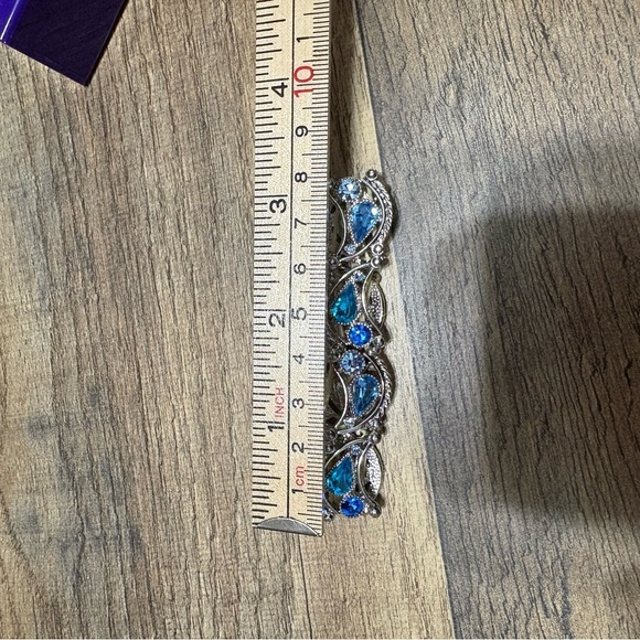 ✨ Vintage-Inspired Silver & Blue Gem Bracelet ✨ - Picture 4 of 5